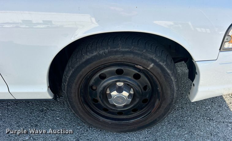 image for item DO7523 2010 Ford Crown Victoria  Police Interceptor