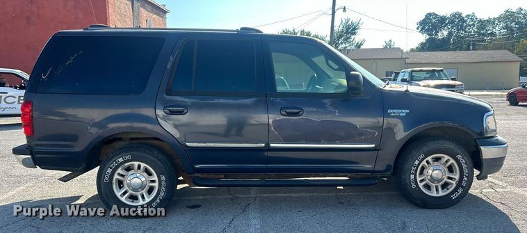 image for item DO7526 1999 Ford Expedition  SUV
