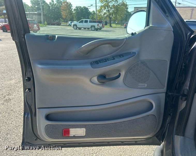 image for item DO7526 1999 Ford Expedition  SUV