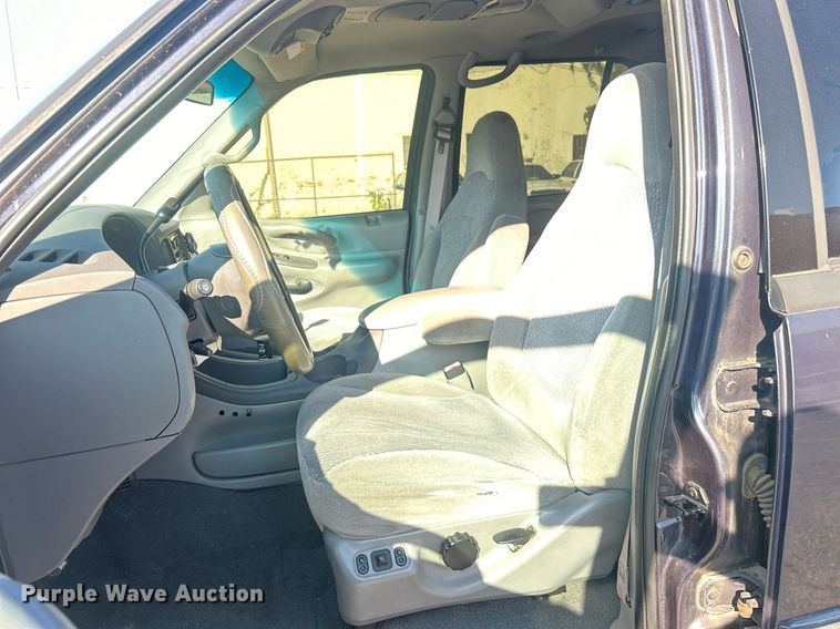 image for item DO7526 1999 Ford Expedition  SUV