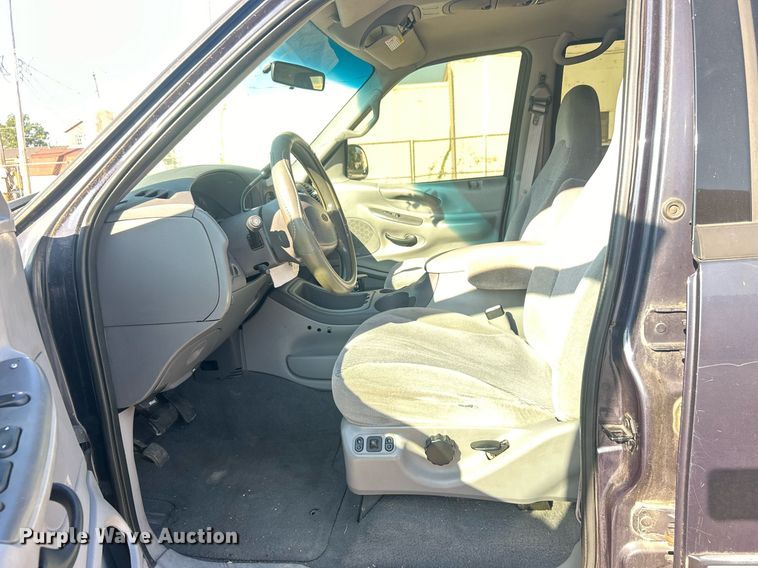 image for item DO7526 1999 Ford Expedition  SUV