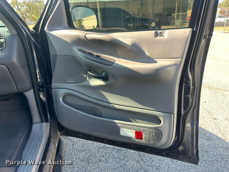 image for item DO7526 1999 Ford Expedition  SUV