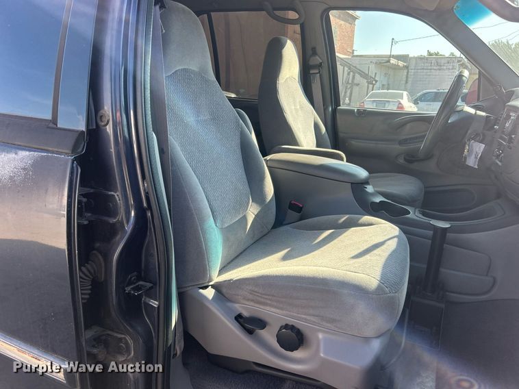 image for item DO7526 1999 Ford Expedition  SUV