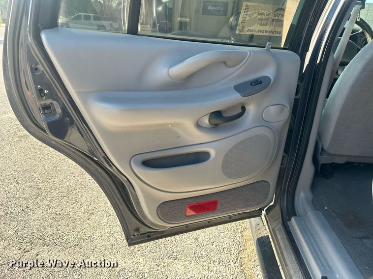 image for item DO7526 1999 Ford Expedition  SUV