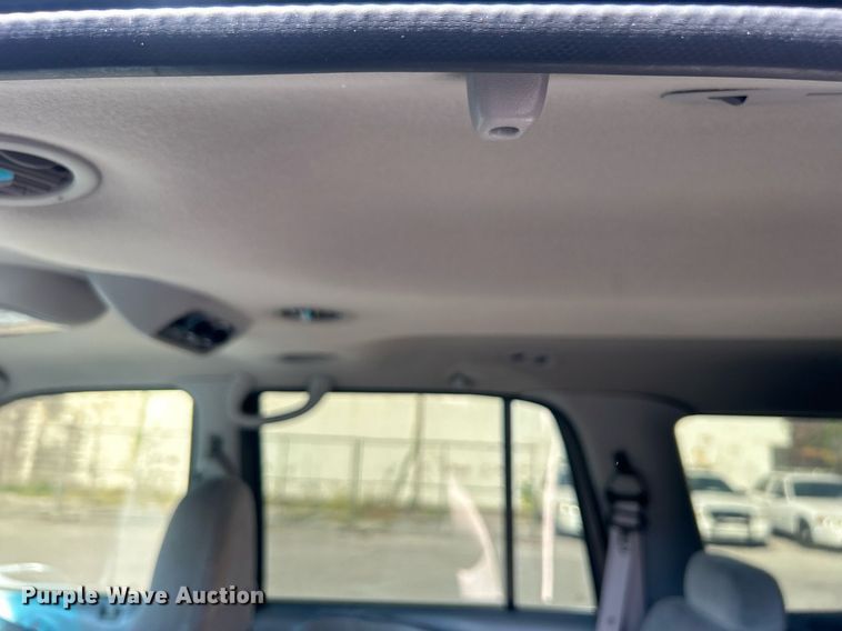 image for item DO7526 1999 Ford Expedition  SUV