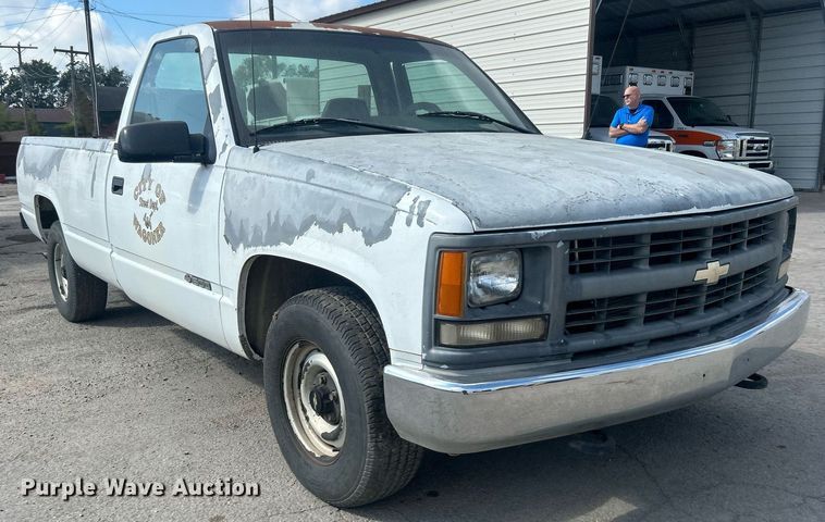 image for item DO7528 1995 Chevrolet  C1500 pickup truck
