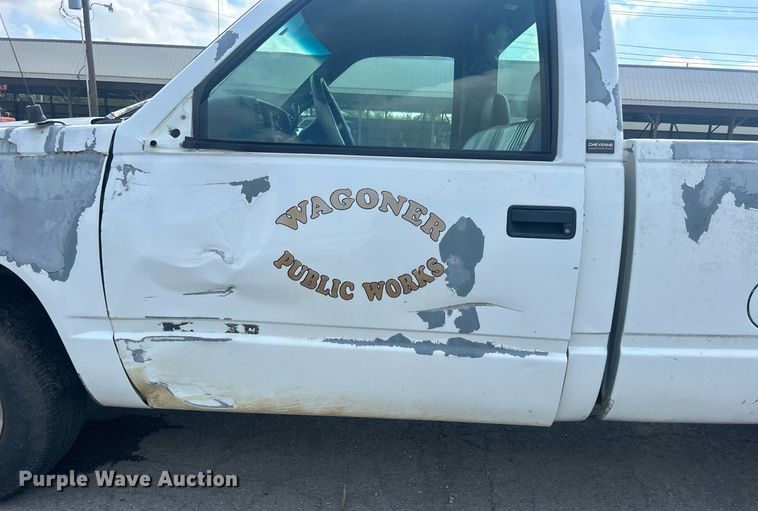 image for item DO7528 1995 Chevrolet  C1500 pickup truck