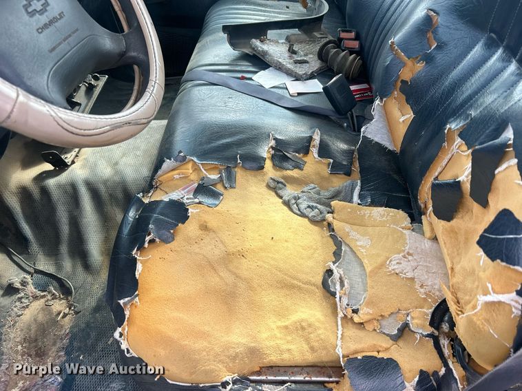 image for item DO7528 1995 Chevrolet  C1500 pickup truck