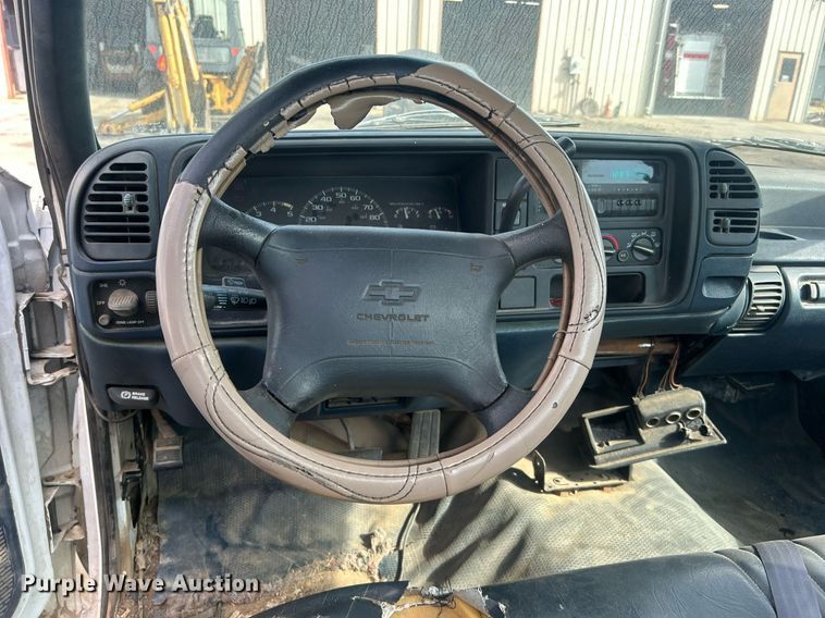 image for item DO7528 1995 Chevrolet  C1500 pickup truck