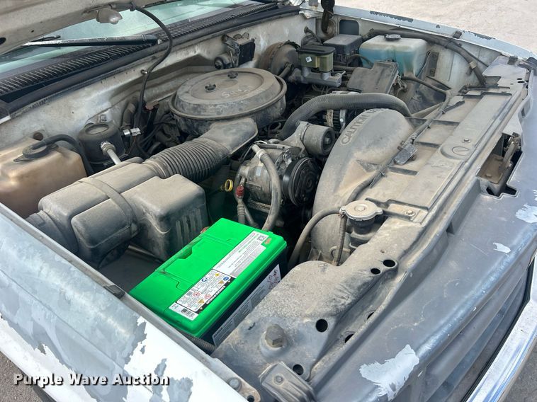 image for item DO7528 1995 Chevrolet  C1500 pickup truck