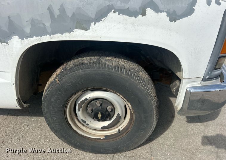 image for item DO7528 1995 Chevrolet  C1500 pickup truck