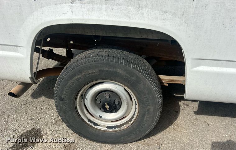 image for item DO7528 1995 Chevrolet  C1500 pickup truck