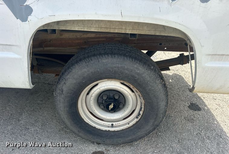 image for item DO7528 1995 Chevrolet  C1500 pickup truck