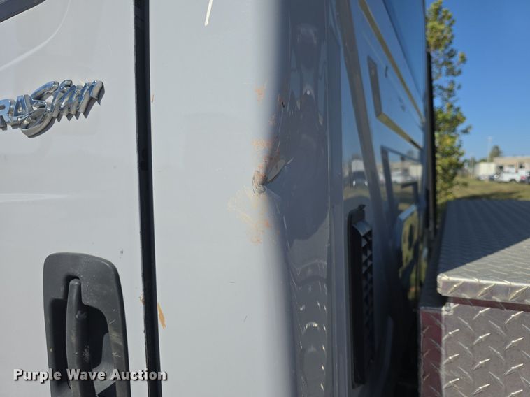 image for item DO7704 2009 International Dura Star 4300  dumpster carrier truck