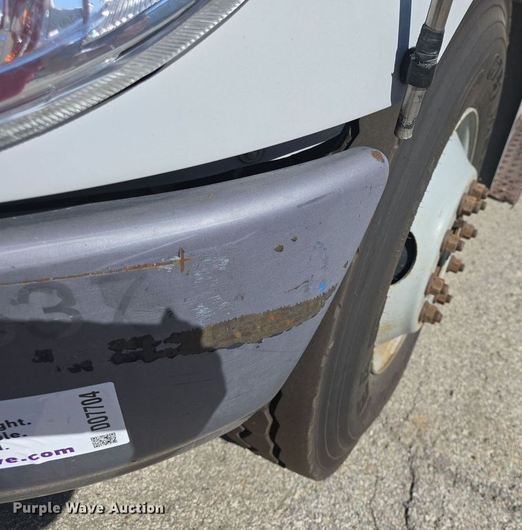 image for item DO7704 2009 International Dura Star 4300  dumpster carrier truck