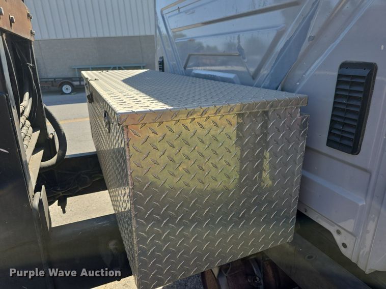 image for item DO7704 2009 International Dura Star 4300  dumpster carrier truck