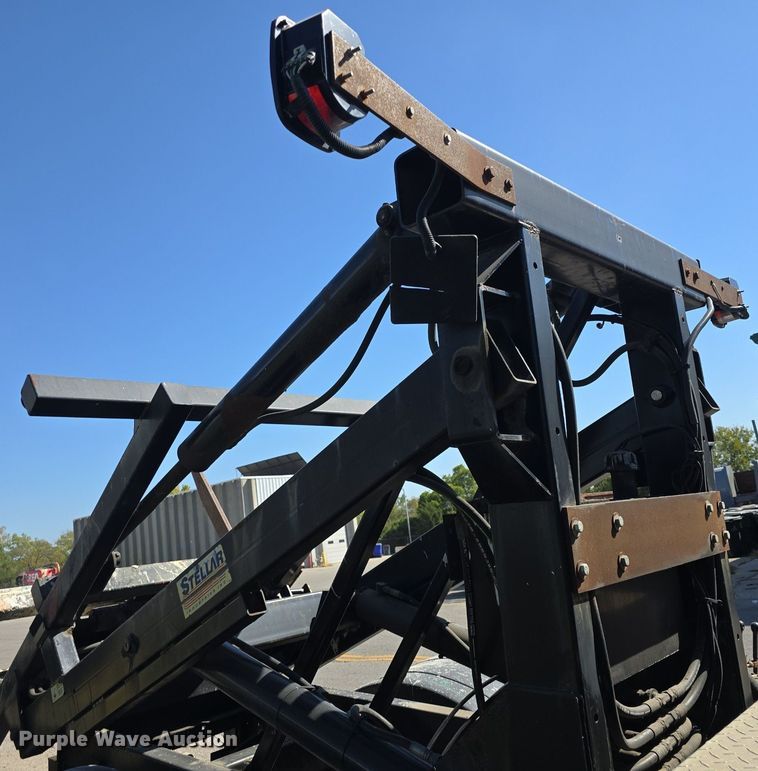 image for item DO7704 2009 International Dura Star 4300  dumpster carrier truck