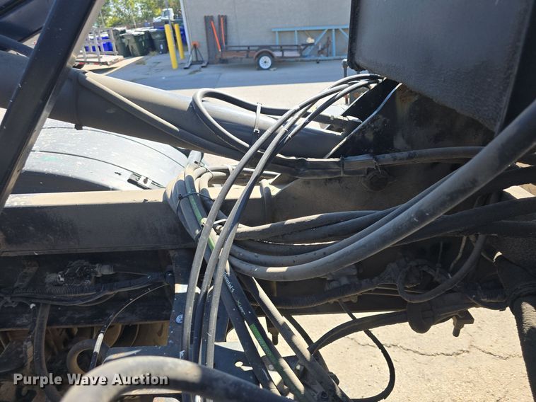 image for item DO7704 2009 International Dura Star 4300  dumpster carrier truck