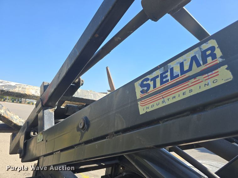 image for item DO7704 2009 International Dura Star 4300  dumpster carrier truck