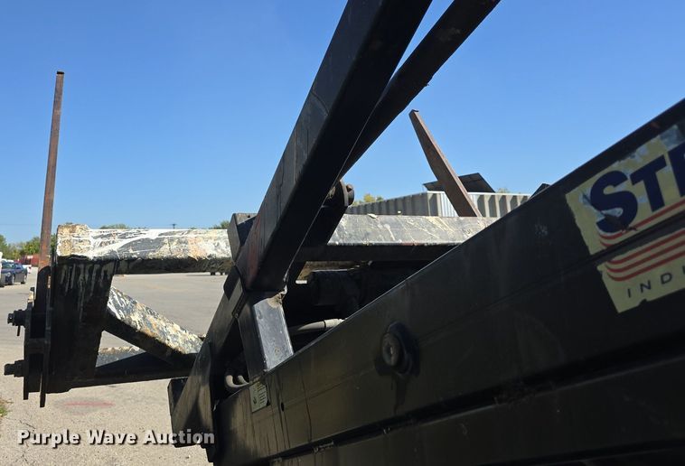 image for item DO7704 2009 International Dura Star 4300  dumpster carrier truck