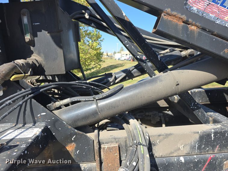 image for item DO7704 2009 International Dura Star 4300  dumpster carrier truck