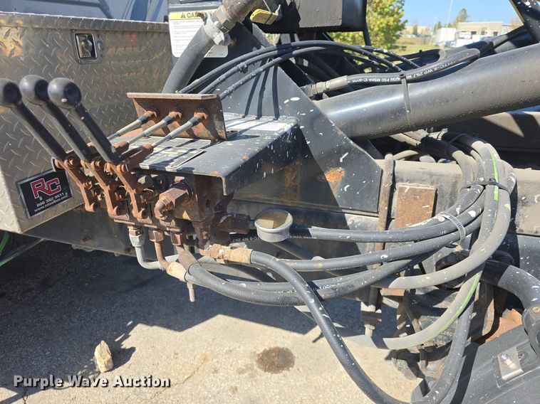 image for item DO7704 2009 International Dura Star 4300  dumpster carrier truck