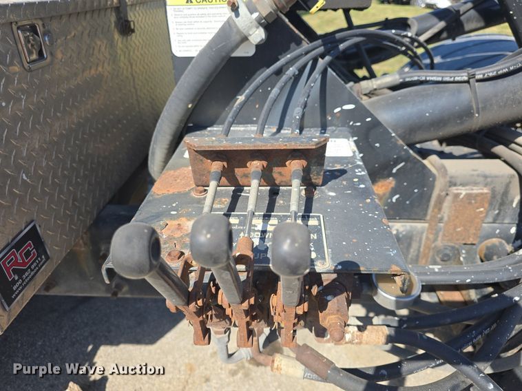 image for item DO7704 2009 International Dura Star 4300  dumpster carrier truck