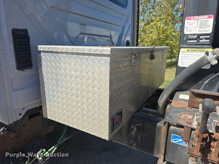 image for item DO7704 2009 International Dura Star 4300  dumpster carrier truck