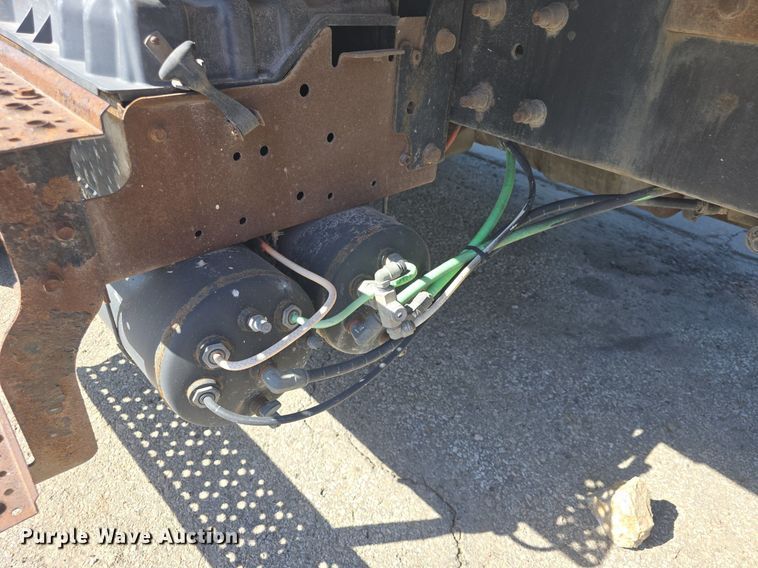 image for item DO7704 2009 International Dura Star 4300  dumpster carrier truck