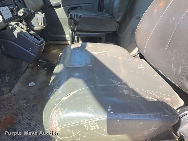 image for item DO7704 2009 International Dura Star 4300  dumpster carrier truck