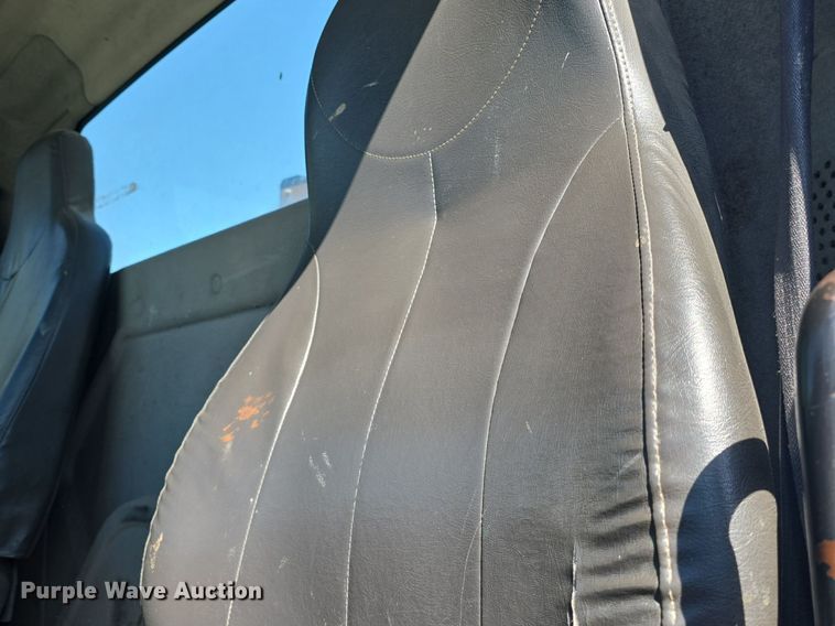 image for item DO7704 2009 International Dura Star 4300  dumpster carrier truck