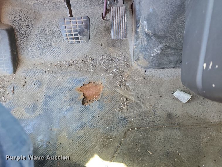 image for item DO7704 2009 International Dura Star 4300  dumpster carrier truck