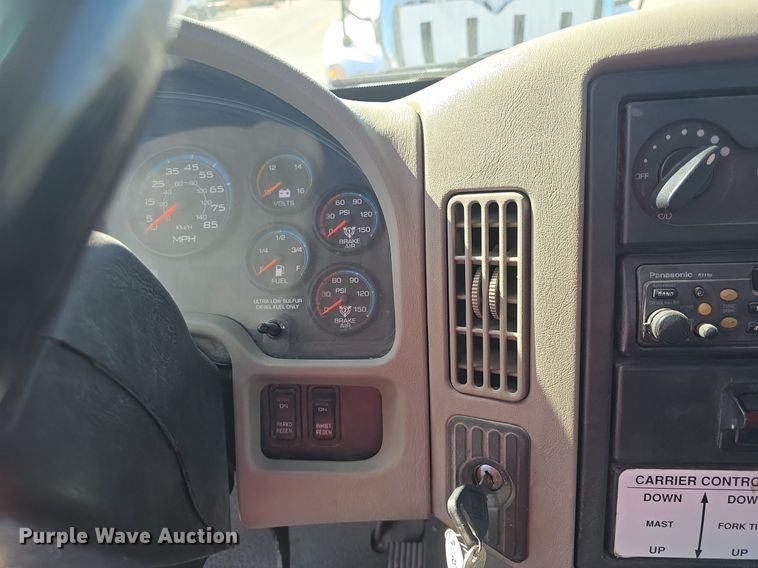 image for item DO7704 2009 International Dura Star 4300  dumpster carrier truck