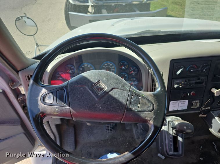 image for item DO7704 2009 International Dura Star 4300  dumpster carrier truck