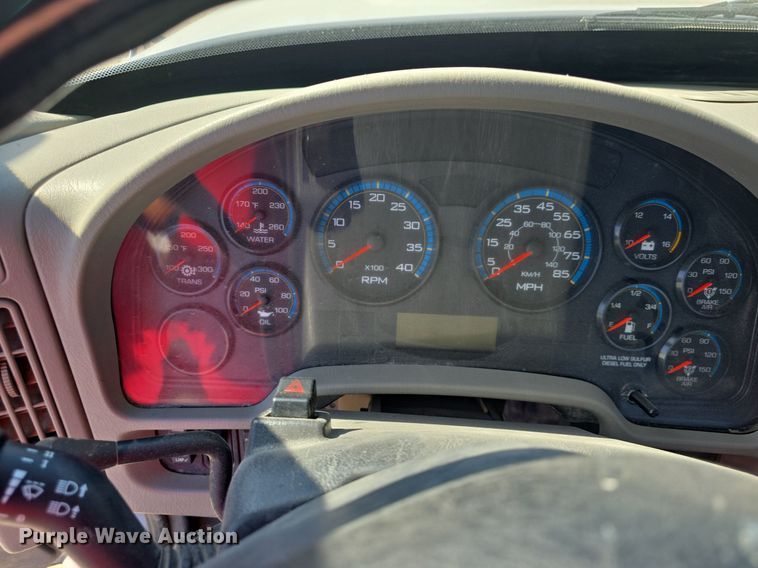 image for item DO7704 2009 International Dura Star 4300  dumpster carrier truck