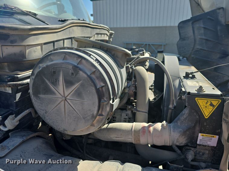 image for item DO7704 2009 International Dura Star 4300  dumpster carrier truck