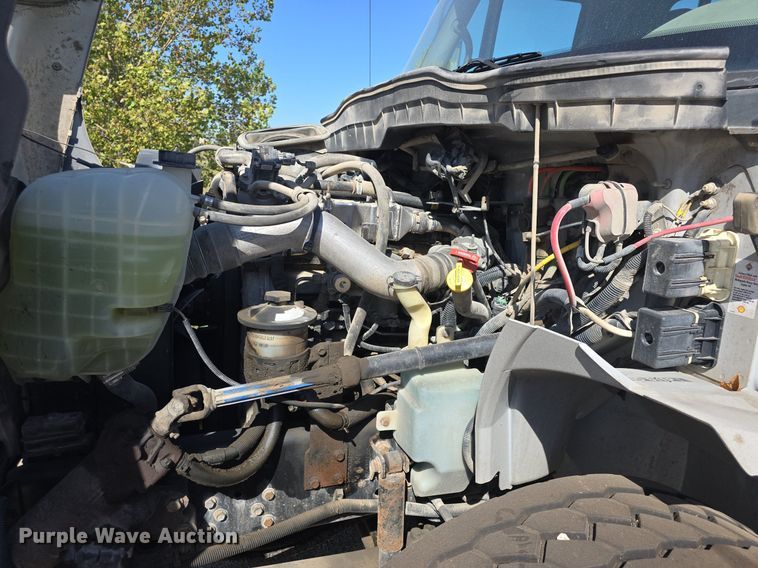 image for item DO7704 2009 International Dura Star 4300  dumpster carrier truck