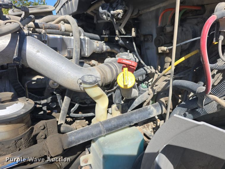 image for item DO7704 2009 International Dura Star 4300  dumpster carrier truck