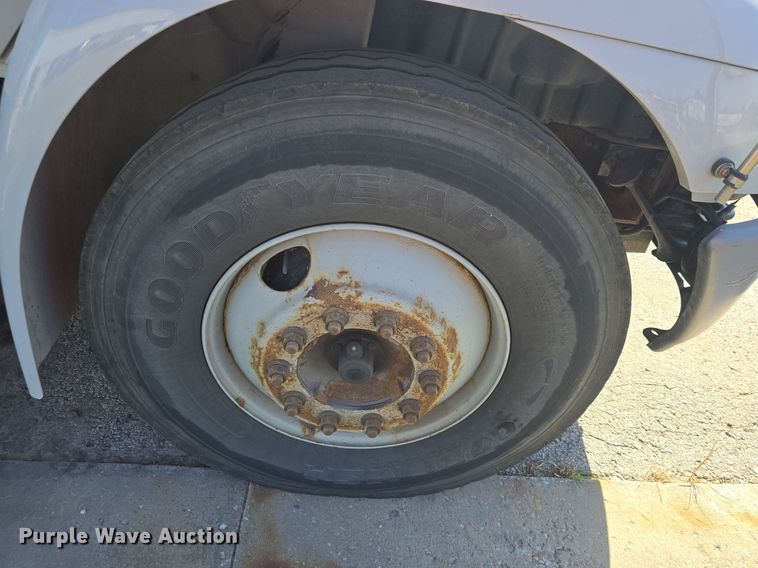 image for item DO7704 2009 International Dura Star 4300  dumpster carrier truck