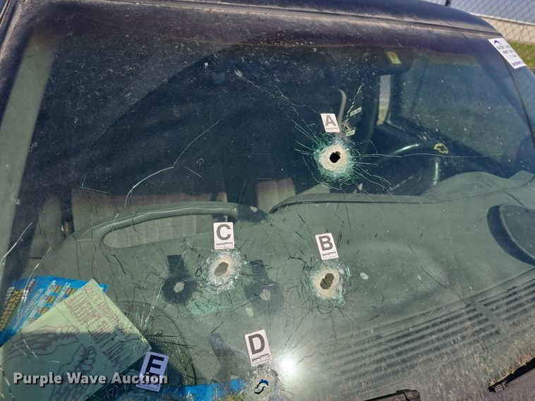 image for item DO7707 1998 Chevrolet S10 pickup truck