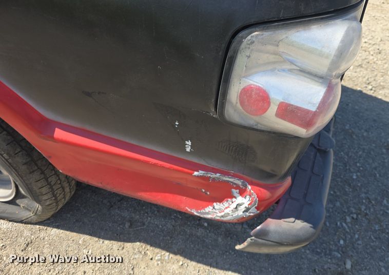 image for item DO7707 1998 Chevrolet S10 pickup truck