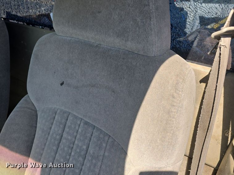 image for item DO7707 1998 Chevrolet S10 pickup truck