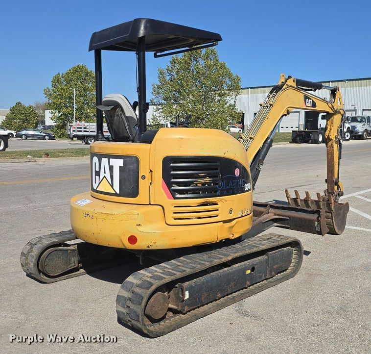 image for item DO7709 2011 Caterpillar 304DCR mini excavator