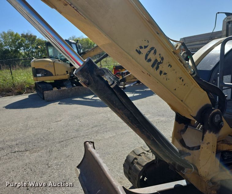 image for item DO7709 2011 Caterpillar 304DCR mini excavator