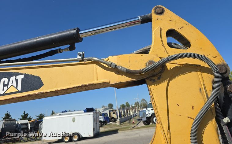 image for item DO7709 2011 Caterpillar 304DCR mini excavator