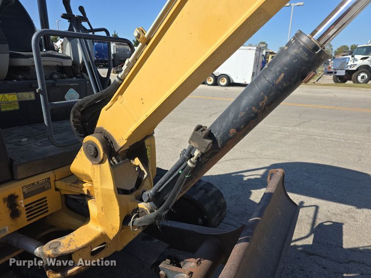 image for item DO7709 2011 Caterpillar 304DCR mini excavator