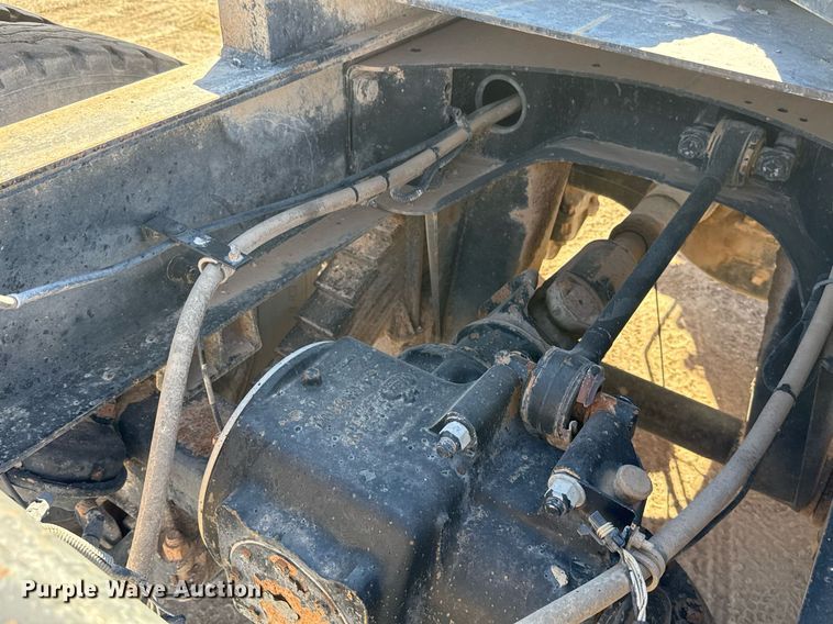 image for item DP0017 2001 Mack RD688S truck cab and chassis