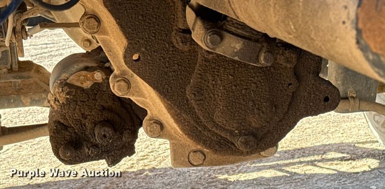 image for item DP0017 2001 Mack RD688S truck cab and chassis