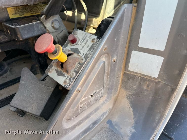 image for item DP0017 2001 Mack RD688S truck cab and chassis