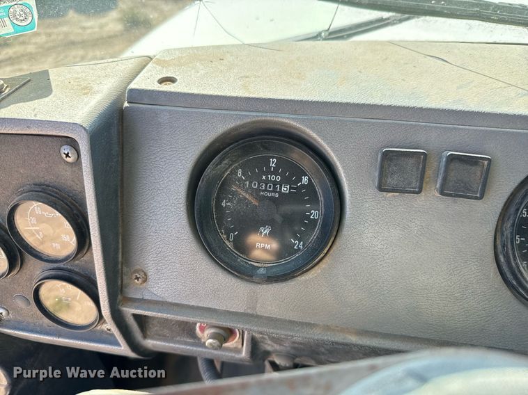 image for item DP0017 2001 Mack RD688S truck cab and chassis